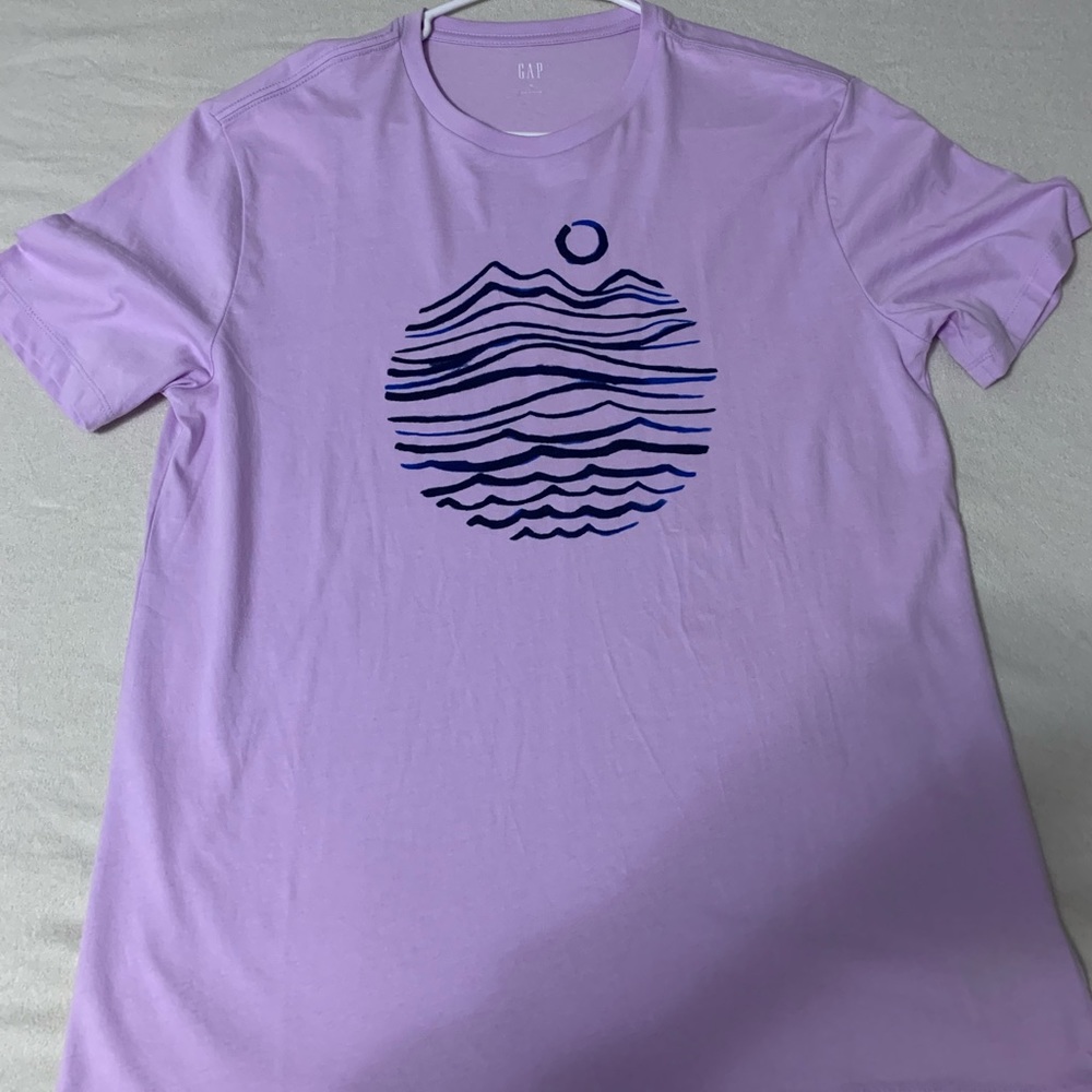 Light purple Gap tee